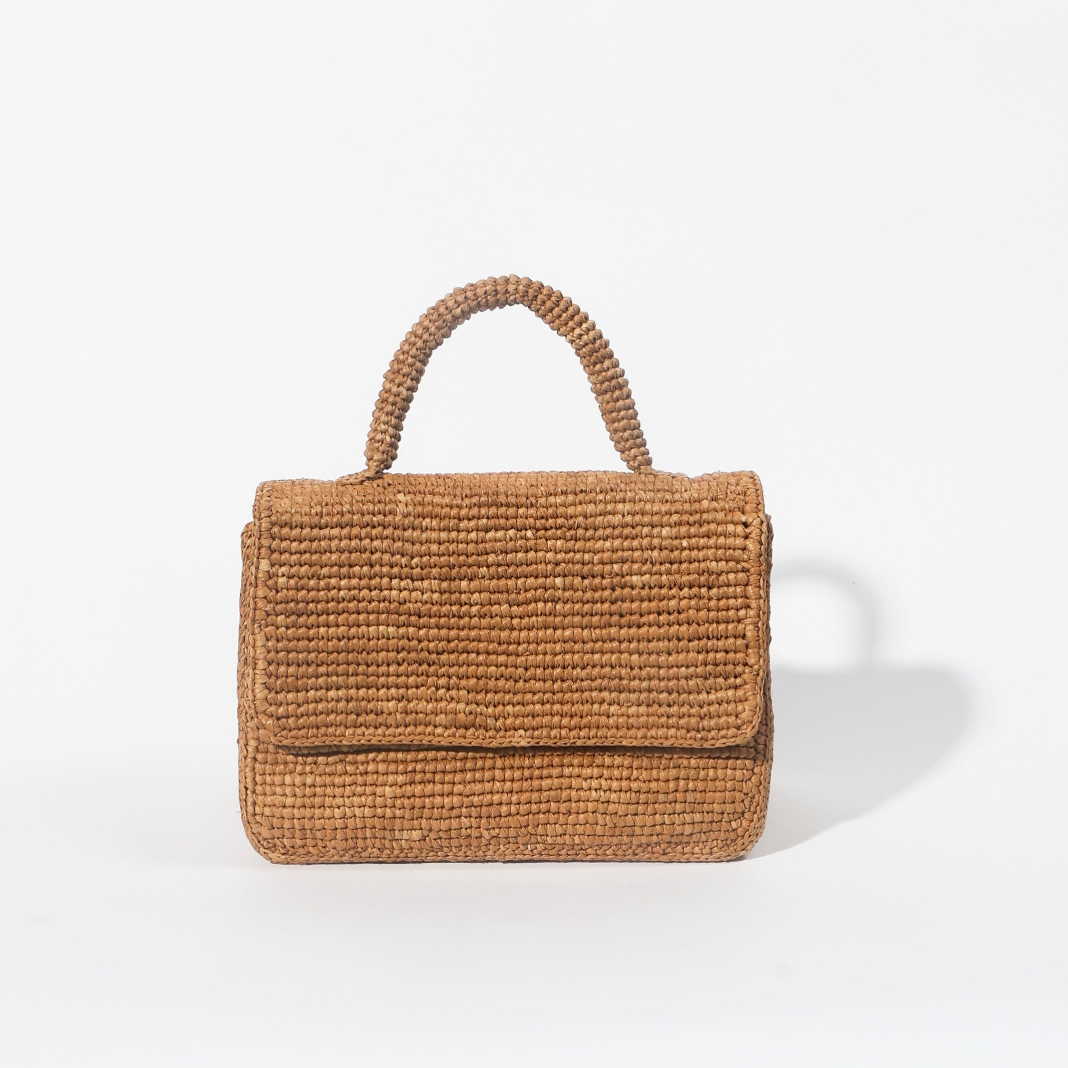 The Pedregal Flap Bag in Tea raffia — Cabana Twentynine